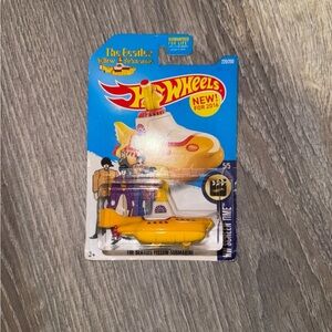 NEW Hot Wheels Beatles yellow submarine 2016